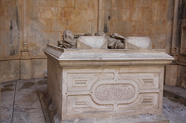 200-Саркофаг короля Дуарте I и его жены, Элеоноры Арагонскои